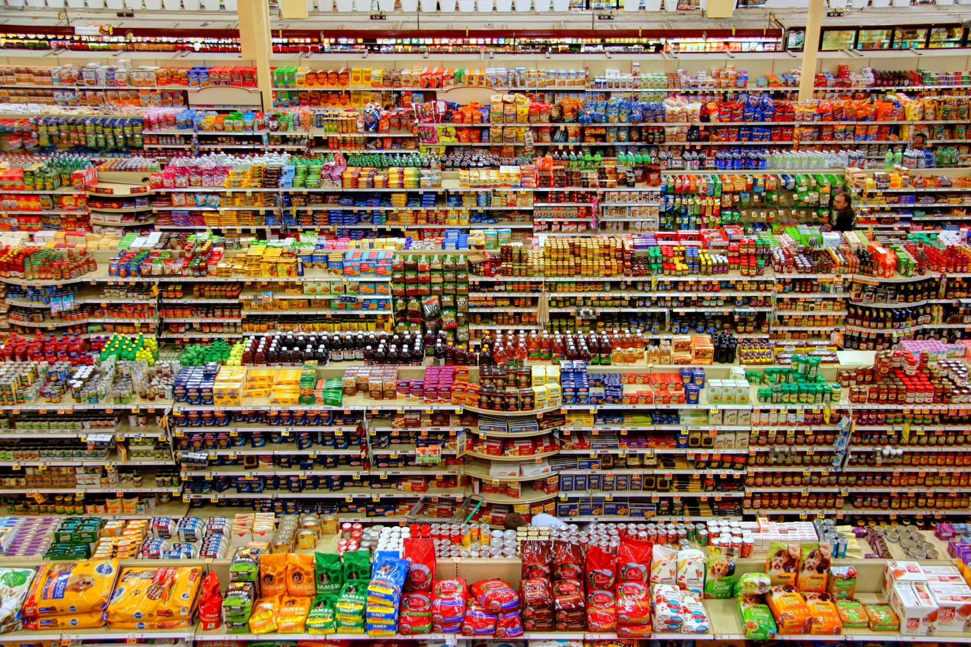 The shelves in a supermarket symbolize the retail spending.